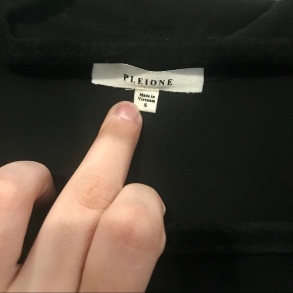 Black Blouse - Picture 3 of 3